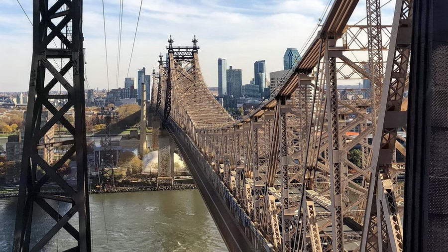 Widok na Manhattan Bridge z Dumbo