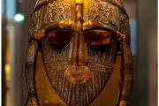 muzeum-brytyjskie-w-londynie-helm-z-sutton-hoo