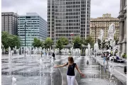 Fontanny-przed-ratuszem-Philadelphia
