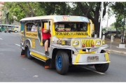 Słynne samochody Jeep zwane na Filipinach Jeepney.