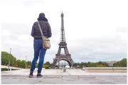 wieza-eiffla-magdalena-kizewska-paryz-francja