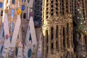 sagrada-familia-zdobienia-w-budowie