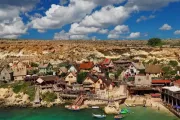 wyspa-malta-plaza-anchor-bay-popey-village-05