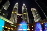 Kuala-Lumpur-KL-Petronas-Towers-Malezja-09