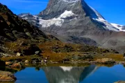 gora-matterhorn-odbicie-w-jeziorze
