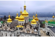 Atrakcja Ukrainy - Ławra Peczerska w Kijowie –Klasztor o złotych kopułach