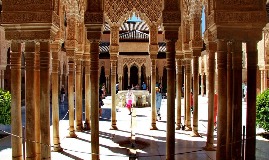 Arabski pałac Alhambra w Andaluzji