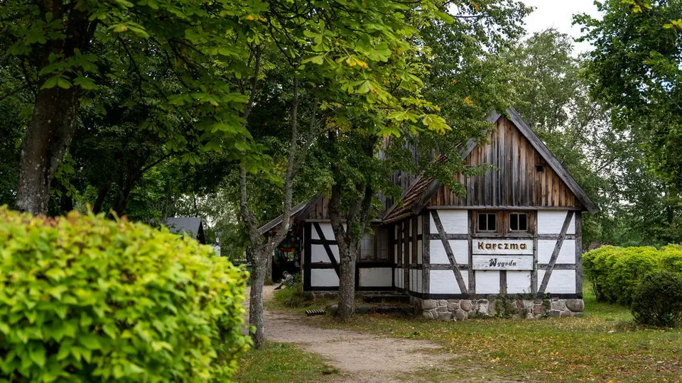 Wdzydze Kiszewskie. Karczma we Wdzydzach Kiszewskich.