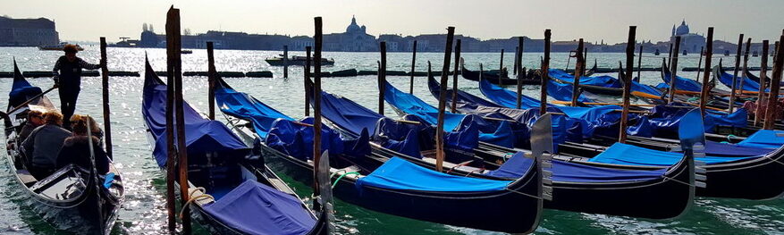 Wenecja-włochy-co-zobaczyć-atrakcje-zwiedzanie-blog-turystyczny-kanały-łodzie-karnawał-gondole_07