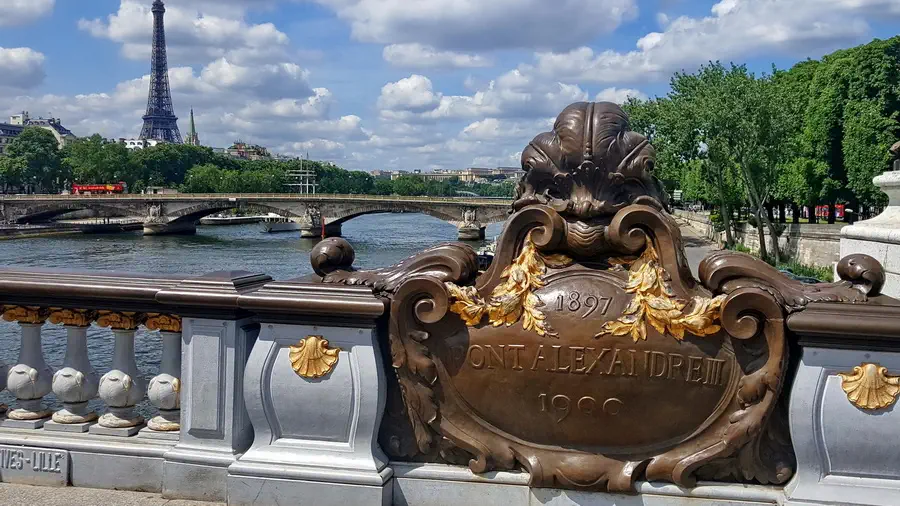 Dwa dni w Paryżu. Spacer ulicami Paryża zawsze doprowadzi nas do pięknego mostu Aleksandra III