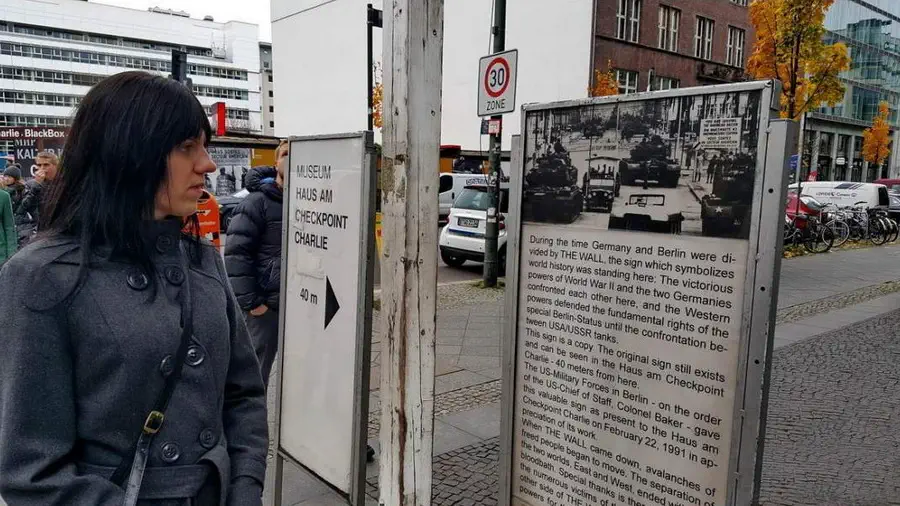 Mur Berliński to pozostałość po mrocznych czasach podziału Europy na dwa wrogie obozy.