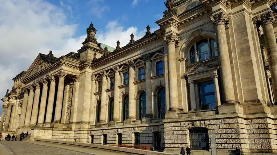 Reichstag to siedziba Niemieckiego parlamentu. Jego historia jest tak samo burzliwa i skomplikowana jak historia miasta.