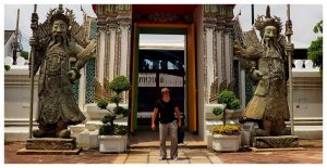 Bangkok-Tajlandia-Azja-świątynie-budda-posągi-atrakcje-co-zobaczyć-mnisi-klasztory-zwiedzanie-świątynia-leżącego-buddy-Piotr-Kiżewski