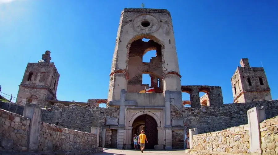 Brama zamku Krzyżtopór