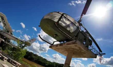 Kanchanaburi w Tajlandii kolej Śmierci i inne atrakcje turystyczne