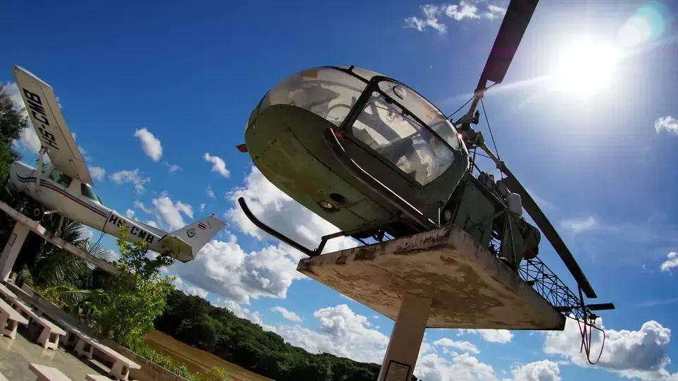 Kanchanaburi w Tajlandii kolej Śmierci i inne atrakcje turystyczne