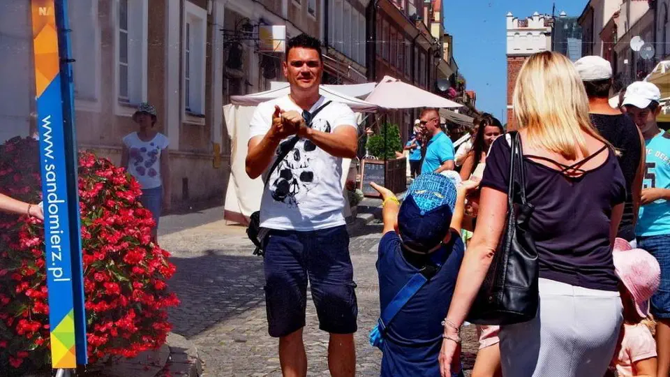 Sandomierz miasto pełne turystów.