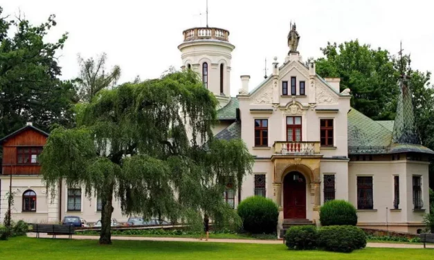 Pałac w Oblęgorku i muzeum Henryka Sienkiewicza