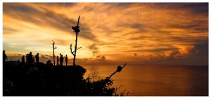 Indonezja-Bali-plaża-morze-zachód-słońca-ludzie-widok-piękny-