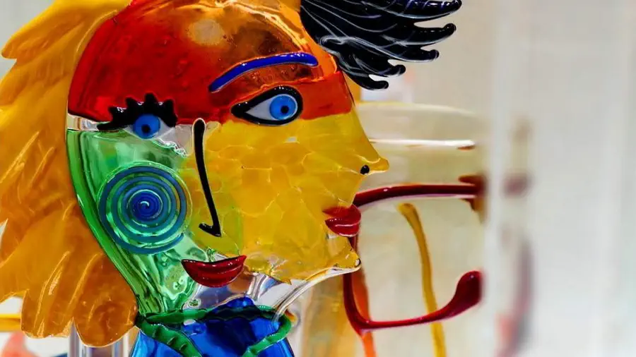 Wenecja we Włoszech, wyspy murano, huty szkła, szklane dzieła sztuki, szklany Picasso, kolorowe wyroby szklane.