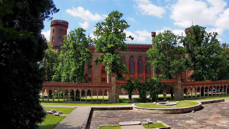 Pałac Marianny Orańskiej w Kamieńcu Ząbkowickim na Dolnym Śląsku - Ogrody widziane z pałacu