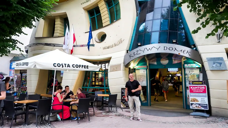 Krzywy domek w Sopocie. Piotr Kiżewski.