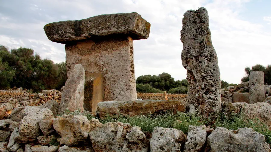 Zabytki na Minorce i kamienne budowle oraz inne atrakcje