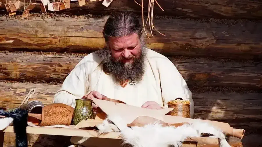 Podczas festynu można obserwować rękodzielników podczas pracy.