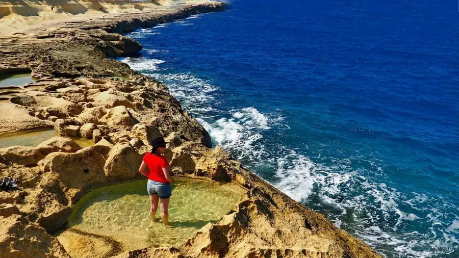 Skaliste plaże wyspy Gozo na Malcie