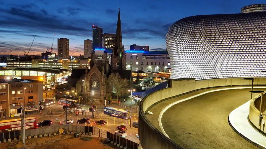 Birmingham i słynne centrum handlowe Bull Ring.