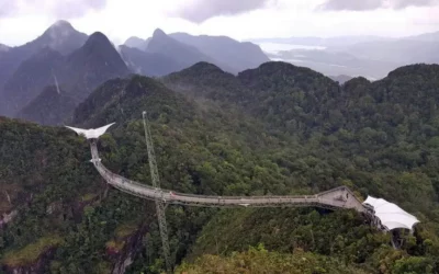 Langkawi Sky Bridge most wiszący nad najstarszą dżunglą Azji