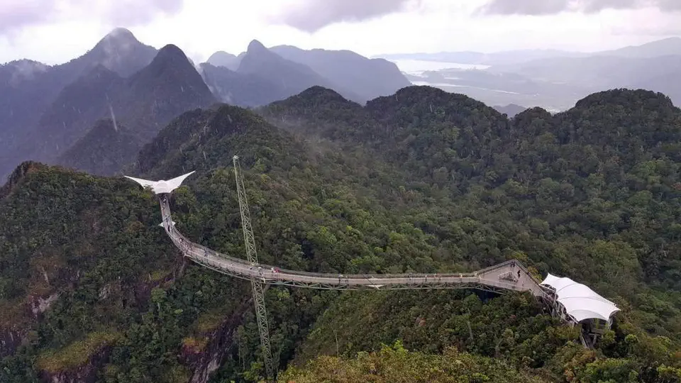 Langkawi Sky Bridge most wiszący nad najstarszą dżunglą Azji