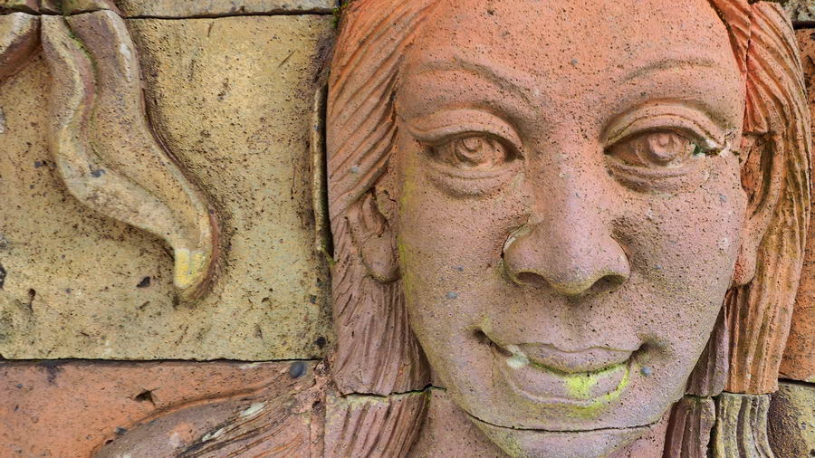 Jedna z płaskorzeźb odnaleziona podczas wędrówek przez Tajlandię