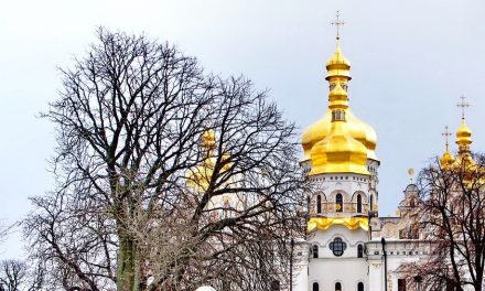 Ławra Peczerska w Kijowie – zwiedzanie klasztoru o złotych kopułach