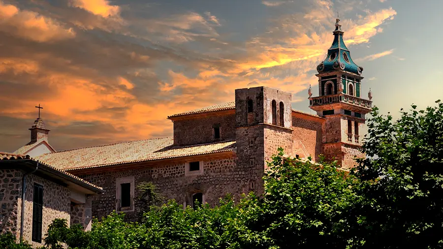 Majorka podróż śladami artystów i romantycznych kochanków Deia i Valldemossa