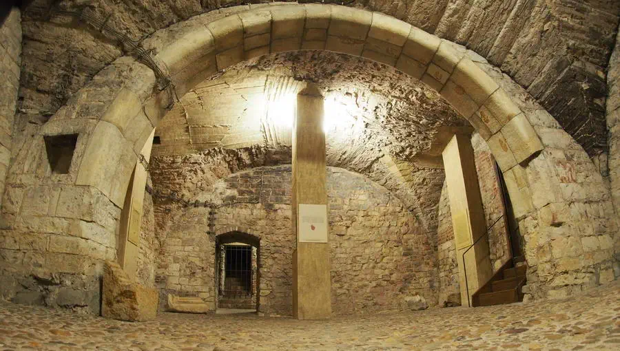 Praga podziemia pod ratuszem praskim