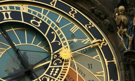 Zegar Astronomiczny Orloj w Pradze historia i ciekawostki