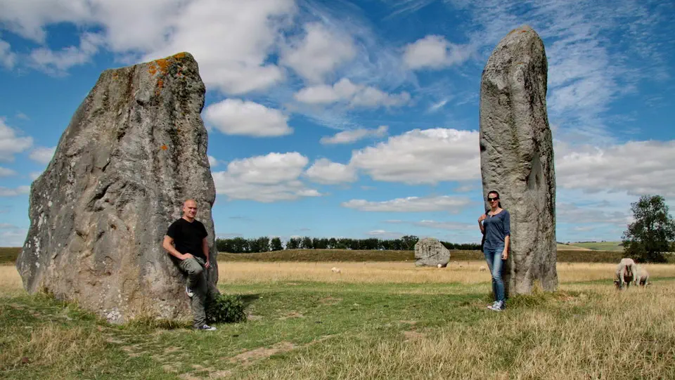 Avebury - Kamienne kręgi z National Trust. Piotr Kiżewski i Magdalena Kiżewska.