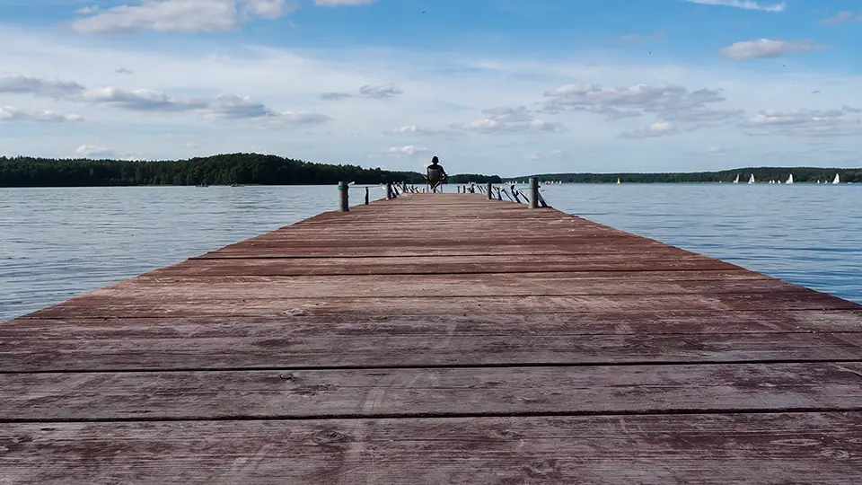 Jezioro charzykowskie to idealne miejsce dla wielbicieli wędkarstwa