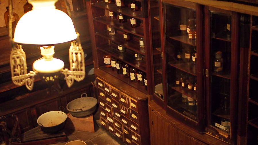 Lwowskie podziemia - Restauracja Apteka