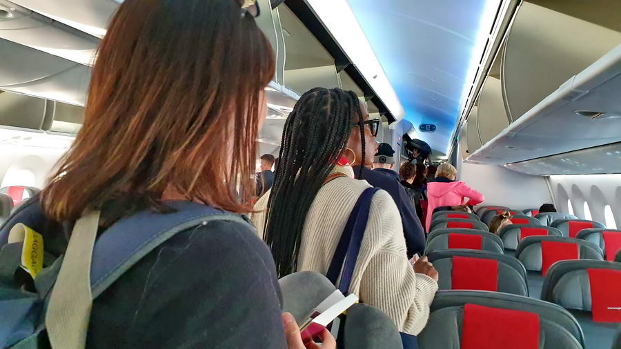 Pokład samolotu lecącego do Nowego Jorku w Stanach Zjednoczonych