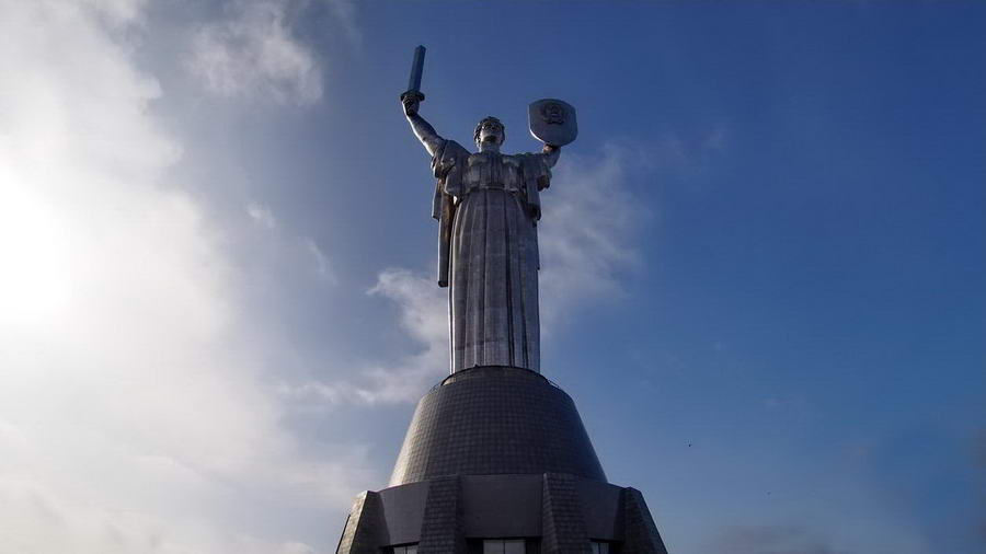 Pomnik Matki Ojczyzny w Kijowie na Ukrainie