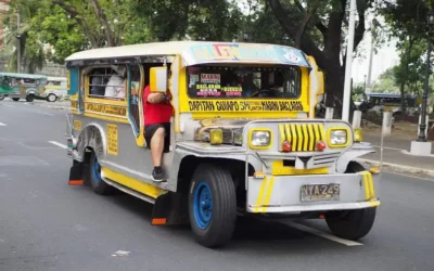 Jeepney symbol Filipin i tani środek transportu