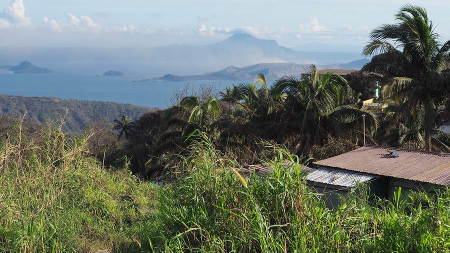 Aktywny wulkan Taal na Filipinach