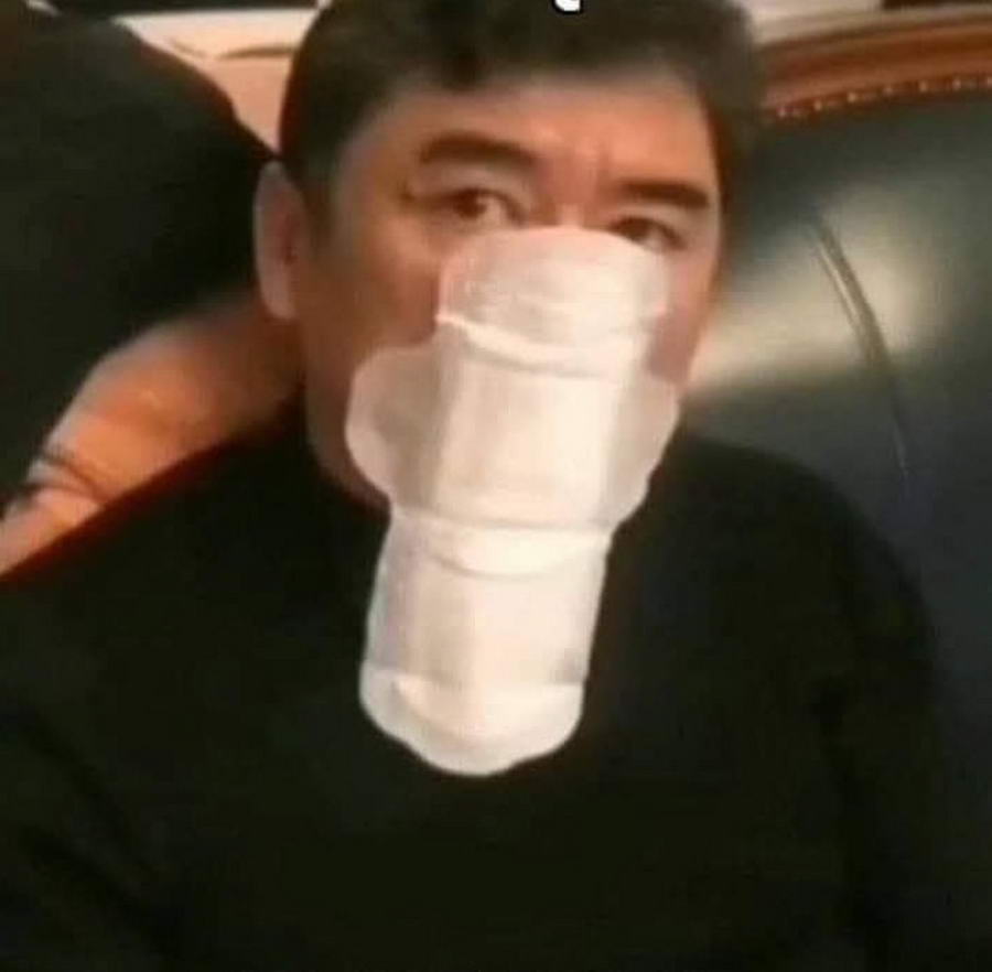 Koronawirus śmieszne zdjęcia- Podpaska jako maseczka.