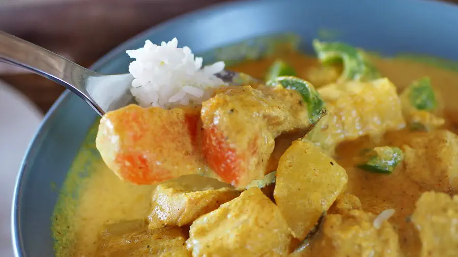 Kurczak curry.