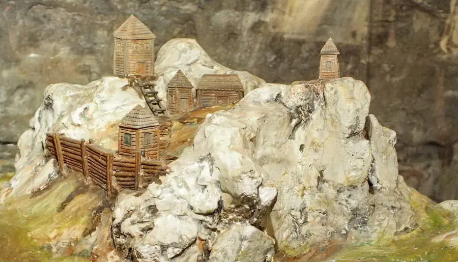 Model osady Ogrodzieniec na Jurze Krakowsko-częstochowskiej.