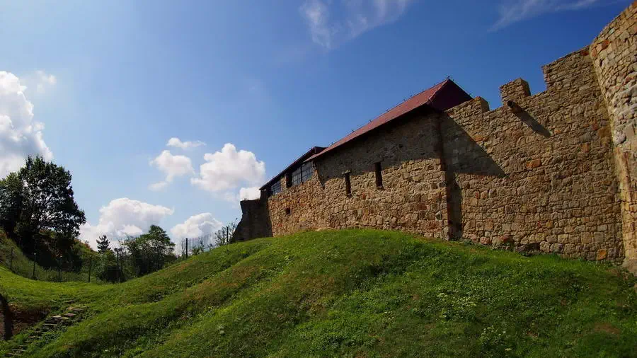 Zamek w Dobczycach mury miejskie