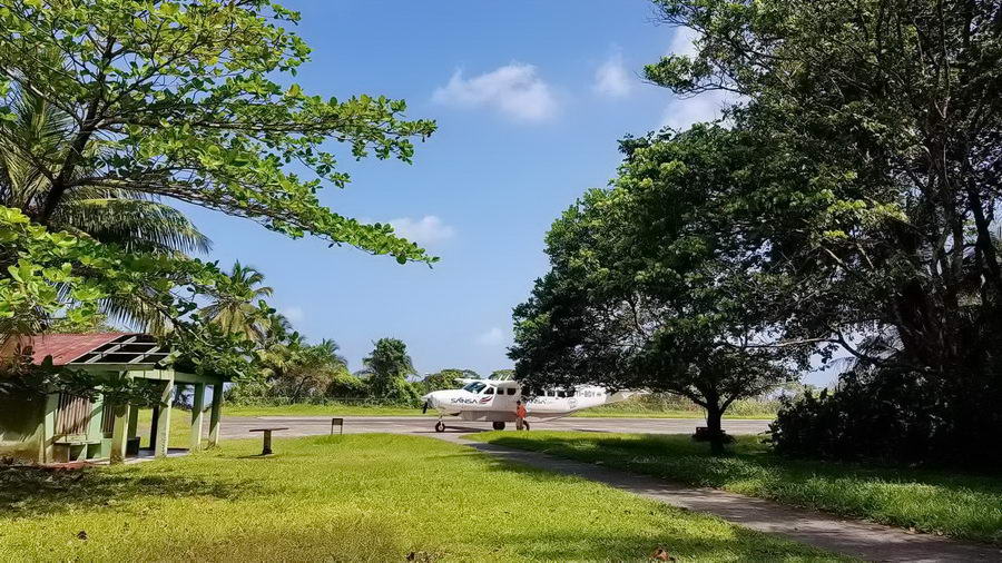 Niewielkie lotnisko w pobliżu Tortuguero w Kostaryce