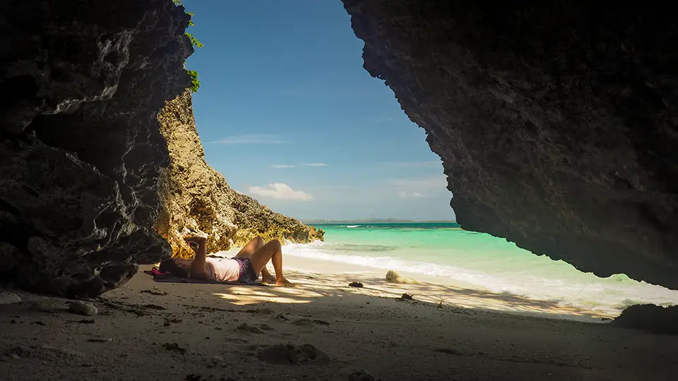 Wyspa Carabao. Białe plaże z wyspy Carabao na Filipinach